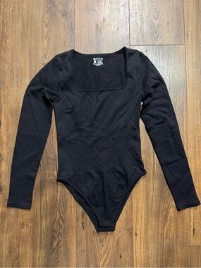OQQ Women’s Black Long Sleeve Square Neck Bodysuit Size Small Stretch